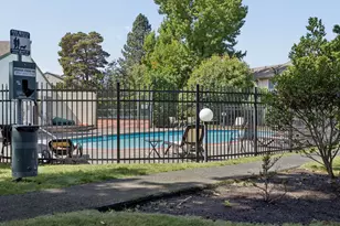 631 N Hayden Bay Dr, Portland, OR 97217 - Photo 15