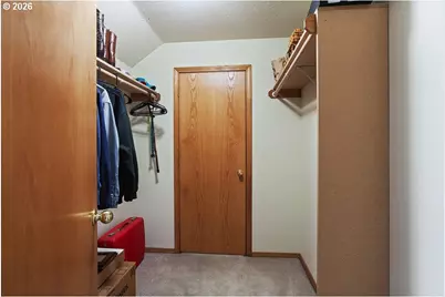 898 NE Pacific Dr, Fairview, OR 97024 - Photo 15