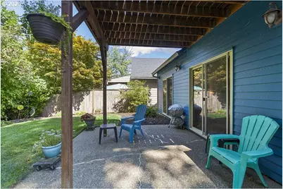 898 NE Pacific Dr, Fairview, OR 97024 - Photo 21
