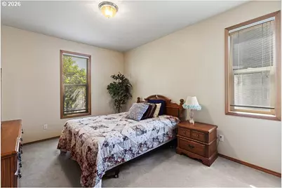 898 NE Pacific Dr, Fairview, OR 97024 - Photo 9