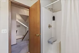 898 NE Pacific Dr, Fairview, OR 97024 - Photo 19