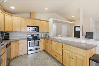 1187 Jay St, Eugene, OR 97402 - Photo 11