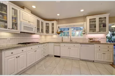 18410 S Greenview Dr, Oregon City, OR 97045 - Photo 7
