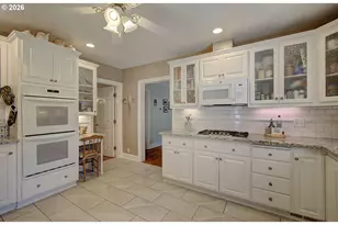 18410 S Greenview Dr, Oregon City, OR 97045 - Photo 5