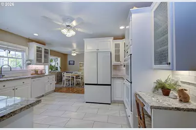 18410 S Greenview Dr, Oregon City, OR 97045 - Photo 5
