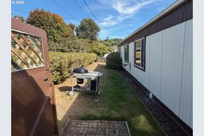 430 23rd St, Myrtle Point, OR 97458 - Photo 9