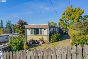 430 23rd St, Myrtle Point, OR 97458 - Photo 3