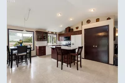 730 E 15th Cir, La Center, WA 98629 - Photo 13