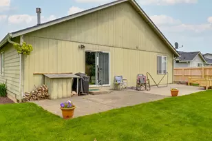 730 E 15th Cir, La Center, WA 98629 - Photo 33