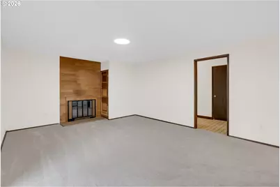 211 SW Royal Ct, Gresham, OR 97030 - Photo 17