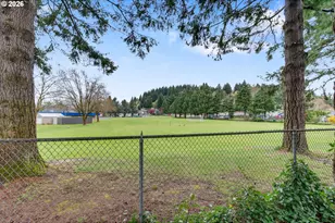 211 SW Royal Ct, Gresham, OR 97030 - Photo 37