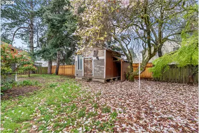 211 SW Royal Ct, Gresham, OR 97030 - Photo 33