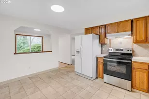 211 SW Royal Ct, Gresham, OR 97030 - Photo 9