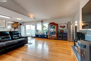 3416 NE 126th Ave, Portland, OR 97230 - Photo 5