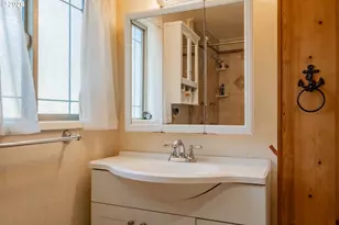 612 Kay Ave, Brownsville, OR 97327 - Photo 11