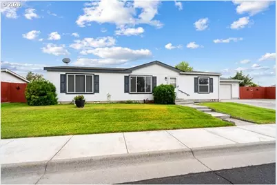 1028 SW Joshua Dr, Hermiston, OR 97838 - Photo 1