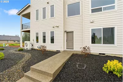 4690 SE 2nd St, Gresham, OR 97080 - Photo 3