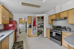 15745 Hwy 36, Deadwood, OR 97430 - Photo 11