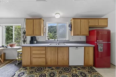15745 Highway 36, Deadwood, OR 97430 - Photo 9