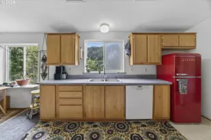15745 Hwy 36, Deadwood, OR 97430 - Photo 9