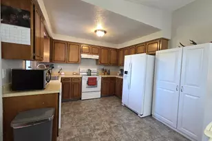 740 N 11th Ave, Elgin, OR 97827 - Photo 5
