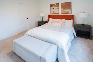 9326 SE Mill St, Portland, OR 97216 - Photo 11