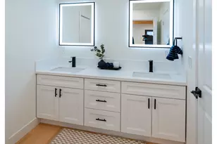 9326 SE Mill St, Portland, OR 97216 - Photo 13