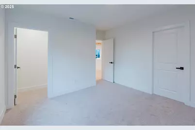 9326 SE Mill St, Portland, OR 97216 - Photo 15