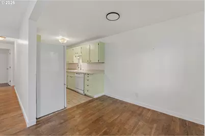 5566 SW Erickson Ave, Beaverton, OR 97005 - Photo 11