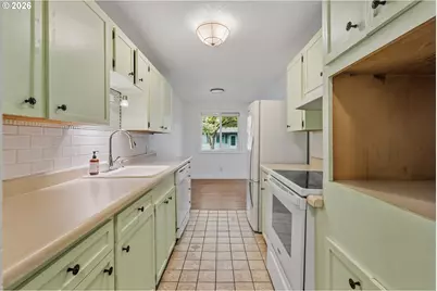 5566 SW Erickson Ave, Beaverton, OR 97005 - Photo 15