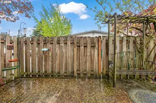 5566 SW Erickson Ave, Beaverton, OR 97005 - Photo 27