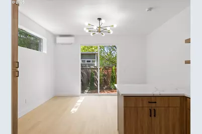 4960 SE Caruthers St #6, Portland, OR 97215 - Photo 9