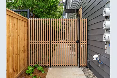 4960 SE Caruthers St #6, Portland, OR 97215 - Photo 3