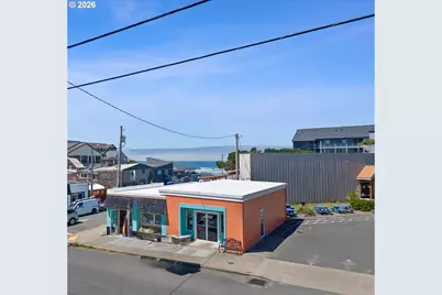 426 NW Coast St, Newport, OR 97365 - Photo 11