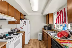 375 Johnson St, Sutherlin, OR 97479 - Photo 15