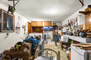 375 Johnson St, Sutherlin, OR 97479 - Photo 29