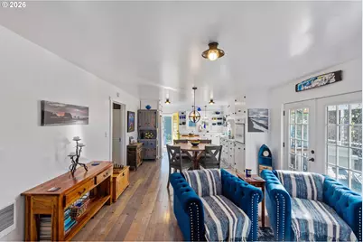 886 1st St SE, Bandon, OR 97411 - Photo 3