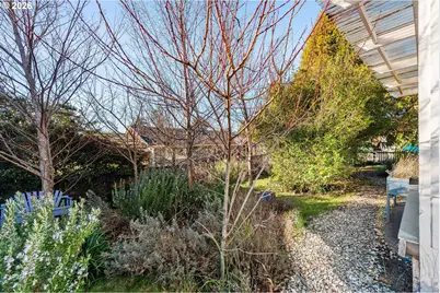 886 1st St SE, Bandon, OR 97411 - Photo 33