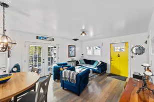 886 1st St SE, Bandon, OR 97411 - Photo 7