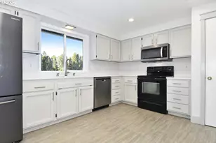 2645 SE Lewellyn Ave, Troutdale, OR 97060 - Photo 11