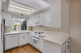 15915 SW Greens Way, Portland, OR 97224 - Photo 11