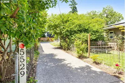 5529 SE 68th Ave, Portland, OR 97206 - Photo 5