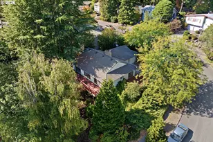 1085 SW Hillcroft Ave, Portland, OR 97225 - Photo 35