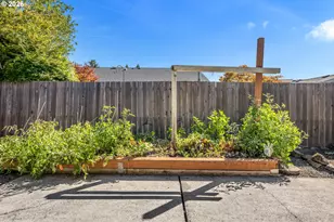 10175 SW Highland Dr, Portland, OR 97224 - Photo 7