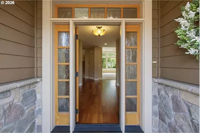 19484 SW Lorna Ln, Lake Oswego, OR 97035 - Photo 3