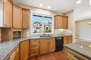 19484 SW Lorna Ln, Lake Oswego, OR 97035 - Photo 11