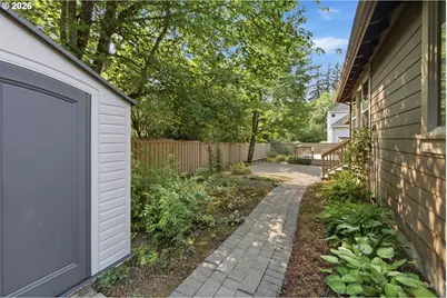 19484 SW Lorna Ln, Lake Oswego, OR 97035 - Photo 37