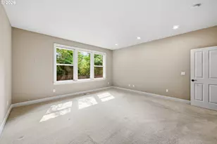 19484 SW Lorna Ln, Lake Oswego, OR 97035 - Photo 17