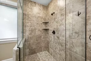19484 SW Lorna Ln, Lake Oswego, OR 97035 - Photo 21