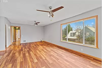 1095 E 2nd St, Coquille, OR 97423 - Photo 7